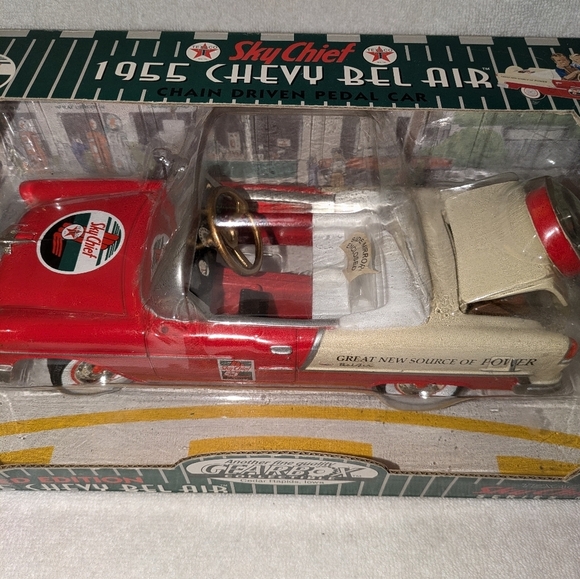Limited Edition 1955 Chevy Bel Air Model - Picture 5 of 8